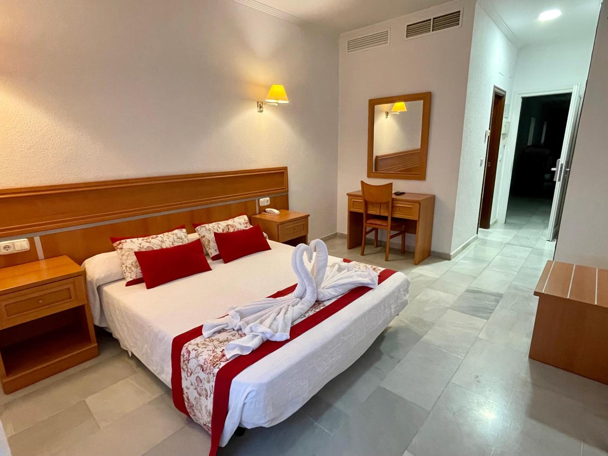 Hotel Puerto De Palos Palos de la Frontera Luaran gambar