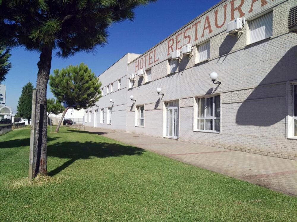Hotel Puerto De Palos Palos de la Frontera Luaran gambar